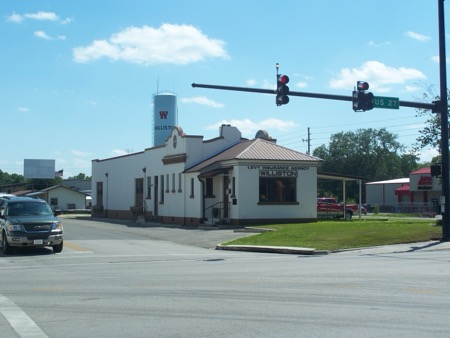 Levy Insurance Agency located on corner of intersection in Williston FL